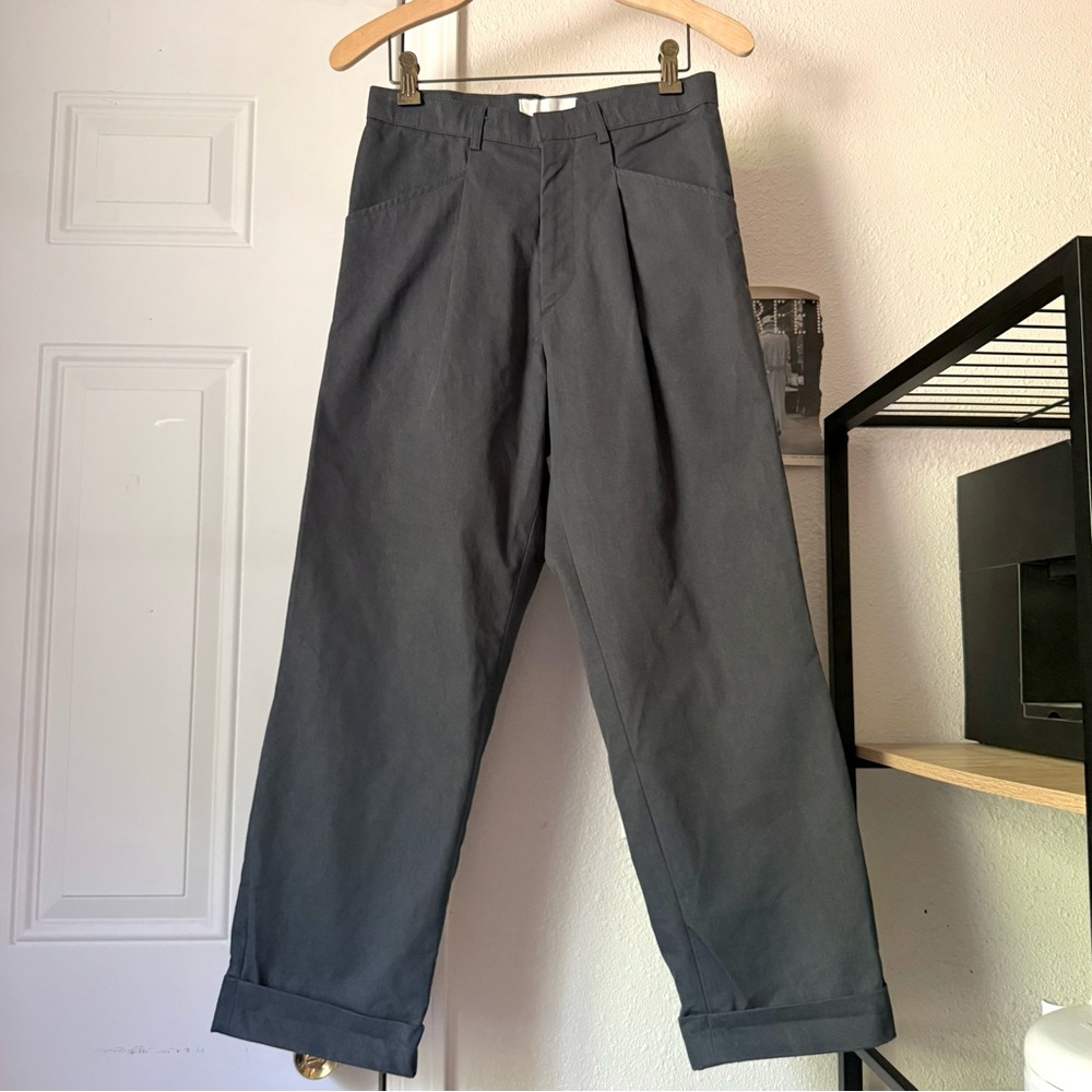 OLIVE CLOTHING grey cotton pleated front cuffed straight leg trousers